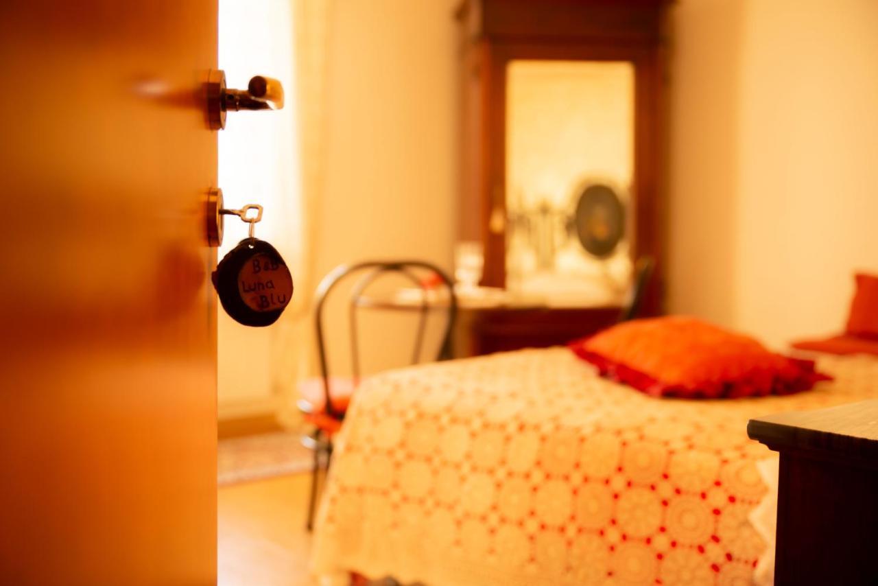 B&B Luna Blu Монтезільвано Екстер'єр фото