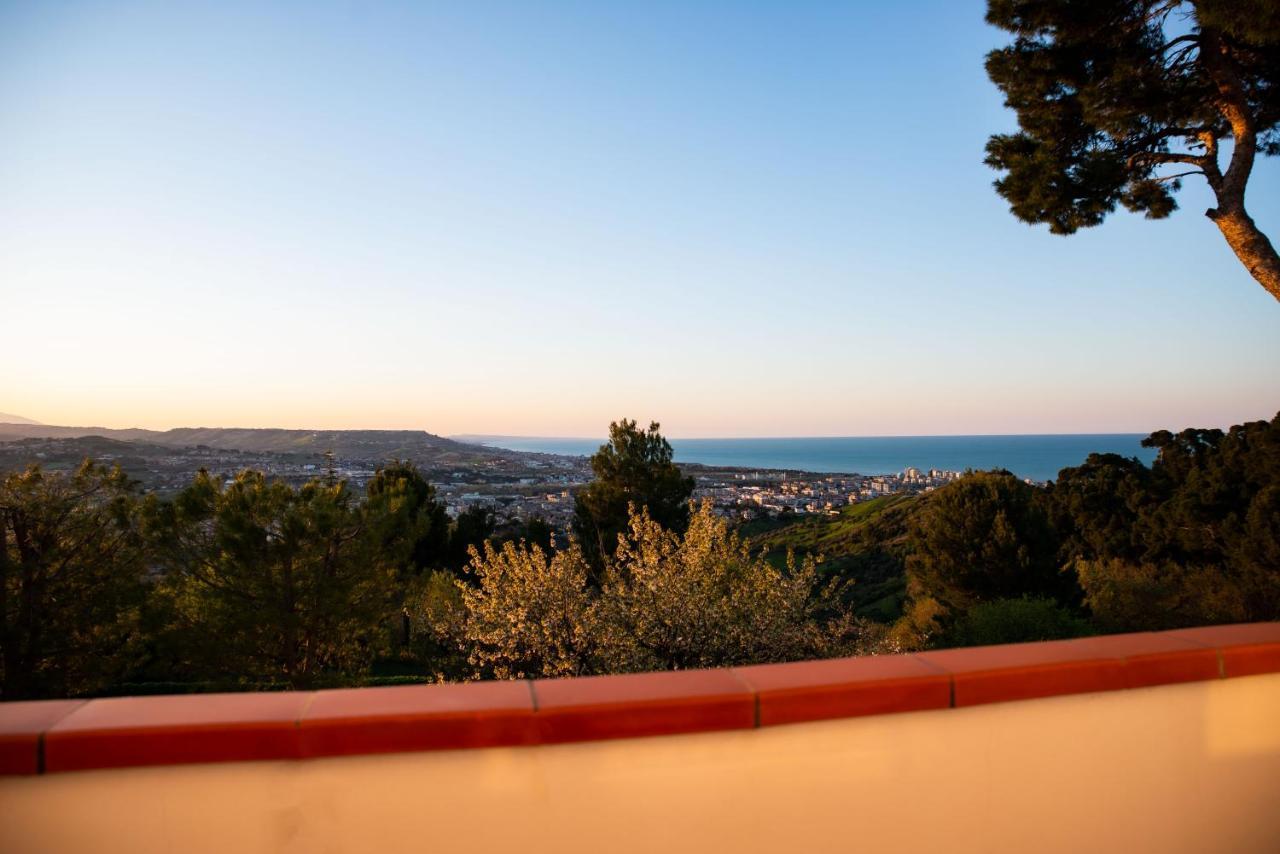 B&B Luna Blu Монтезільвано Екстер'єр фото