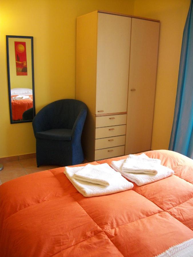 B&B Luna Blu Монтезільвано Екстер'єр фото