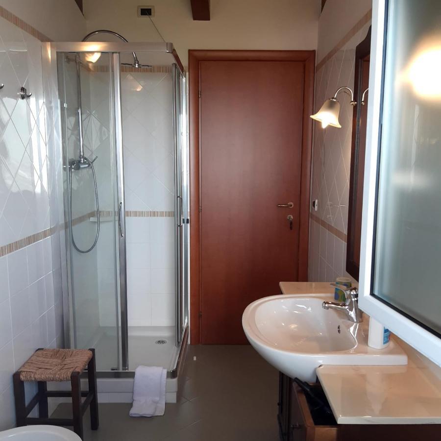 B&B Luna Blu Монтезільвано Екстер'єр фото